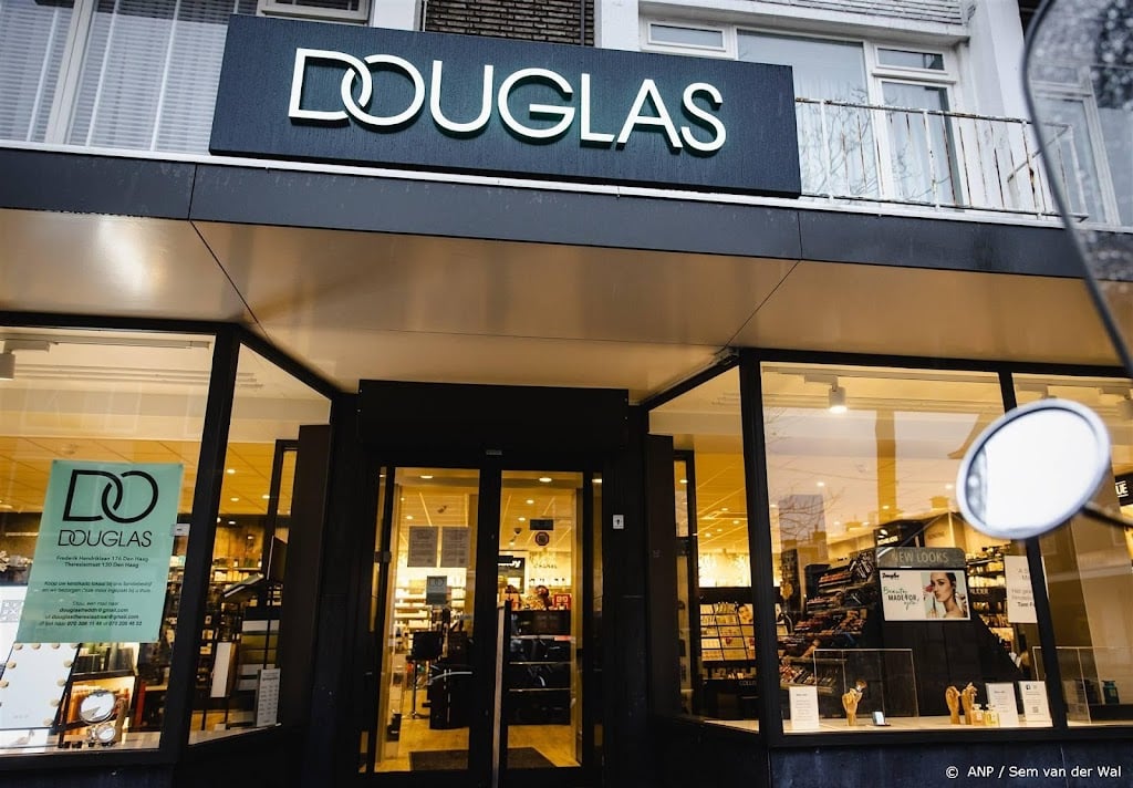 Meer omzet voor parfumerieketen Douglas, maar nog wel verlies