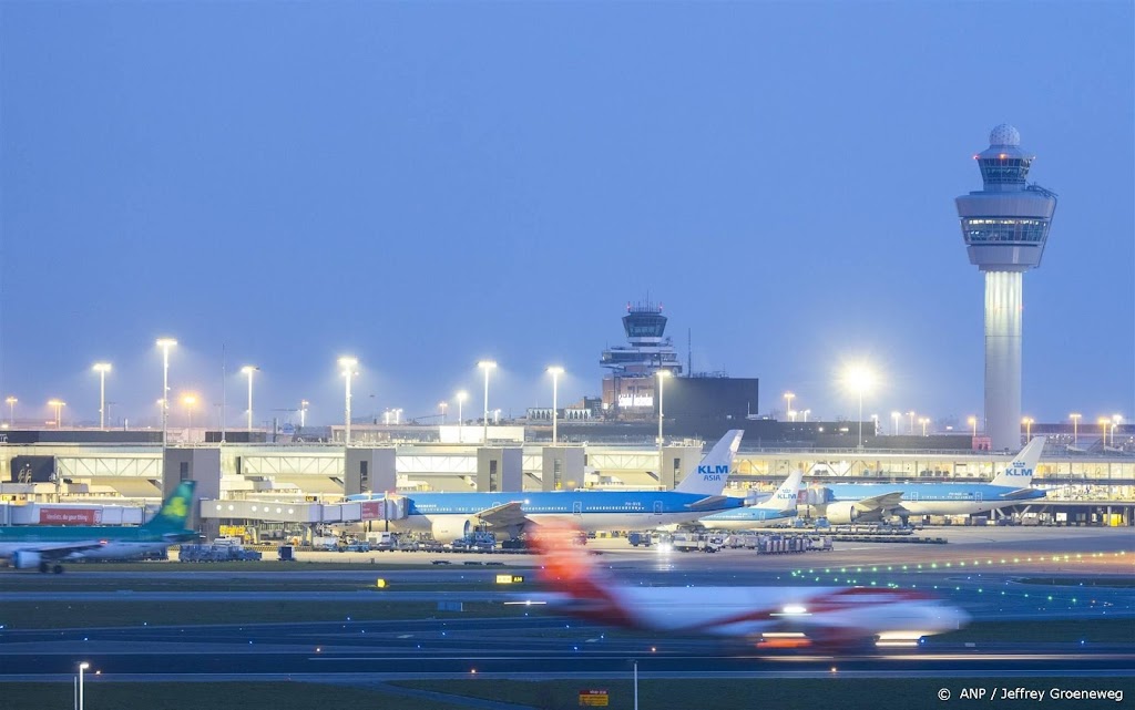 FNV: schadelijke uitstoot vliegtuigen Schiphol heldere conclusie