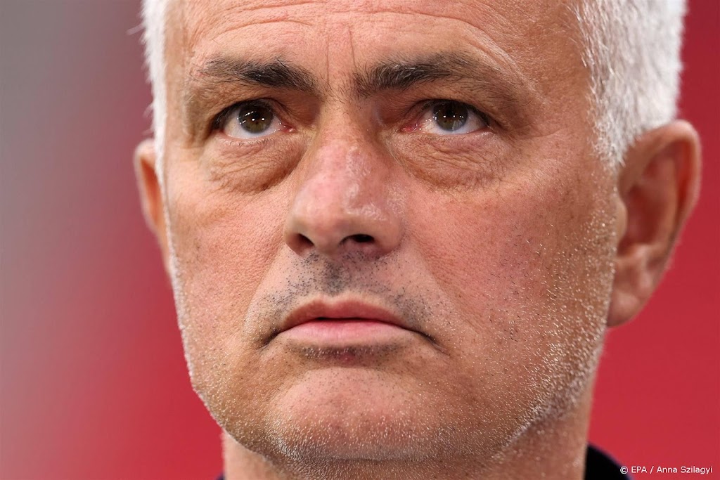 Roma-trainer Mourinho laat toekomst dag voor Europese finale open