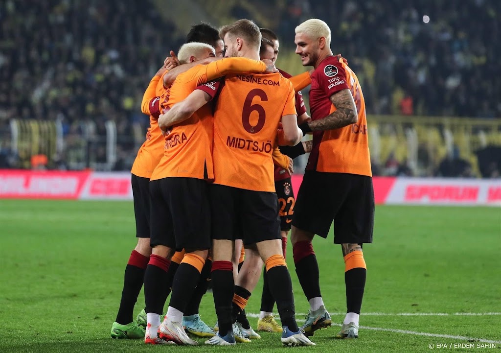 Galatasaray verzekert zich in Turkije van 23e landstitel