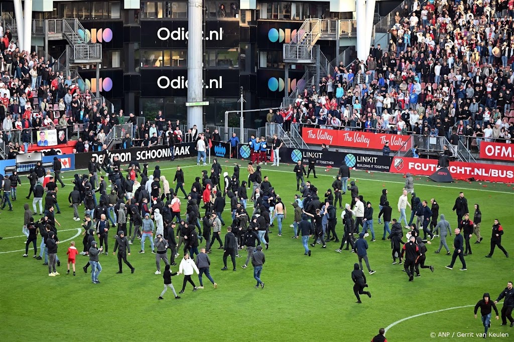 FC Utrecht legt 30 stadionverboden op, reageert alsnog fel op straf