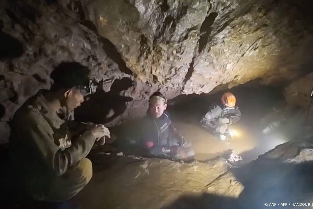 Vier goudzoekers gered uit grot in Laos