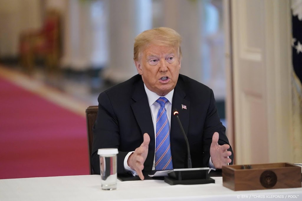 Toch tegenslag voor 'onthullend' boek van nicht president Trump