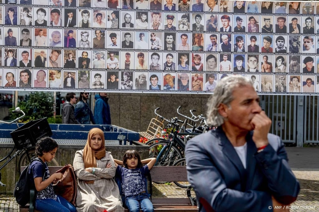 Vijftig nabestaanden genocide Srebrenica vragen schadevergoeding 