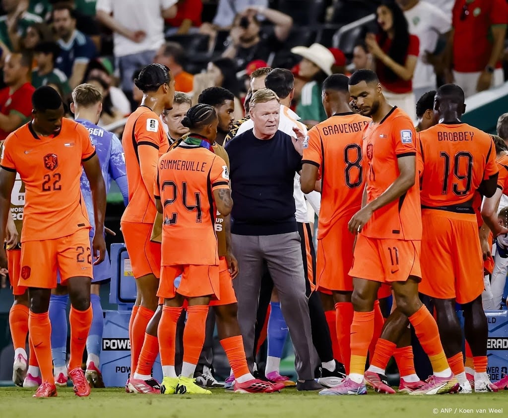 Koeman heeft geen spijt van zijn keuze voor vijf verdedigers