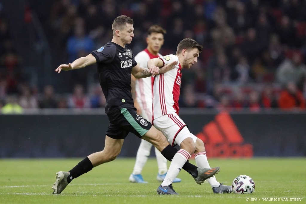 Veltman eert Nouri met rugnummer 34 bij Brighton