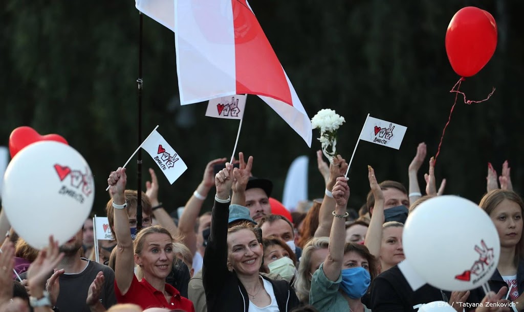 Massale betoging oppositie Wit-Rusland tegen dictator