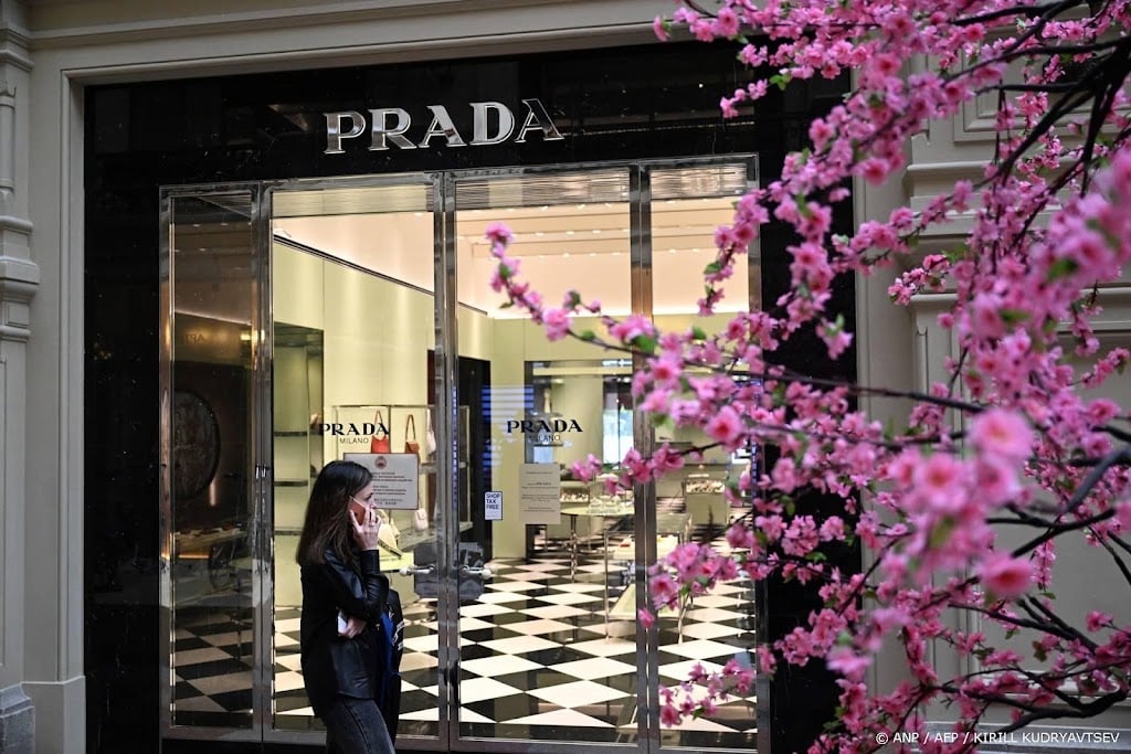 Prada ziet verkopen in Midden-Oosten met een derde dalen