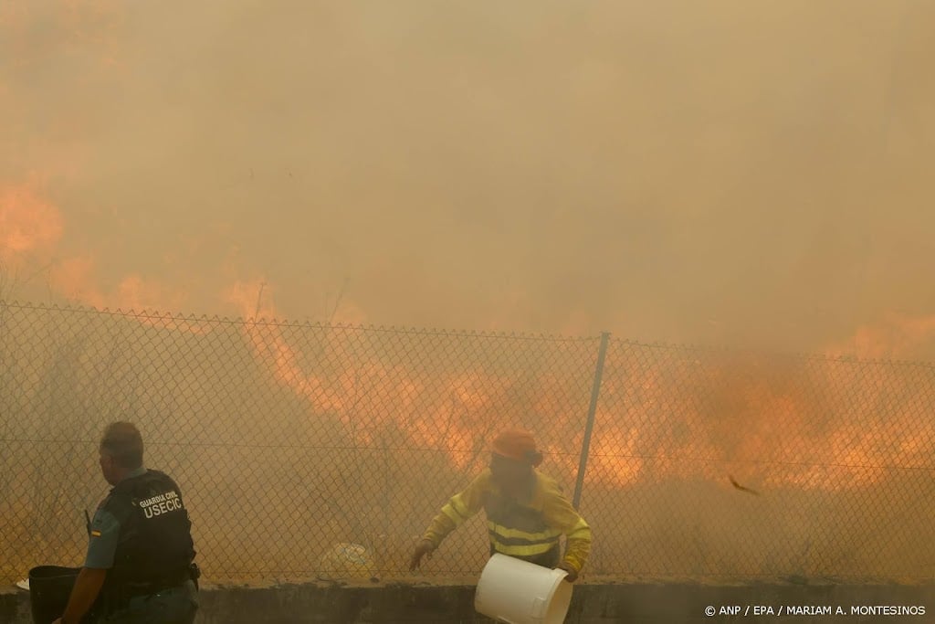 Spaanse natuurbrand bij grens Portugal verspreidt zich snel