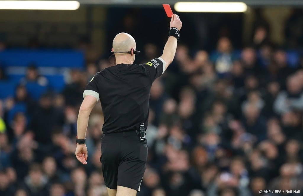 Engelse voetbalbond gaat discriminatie strenger bestraffen