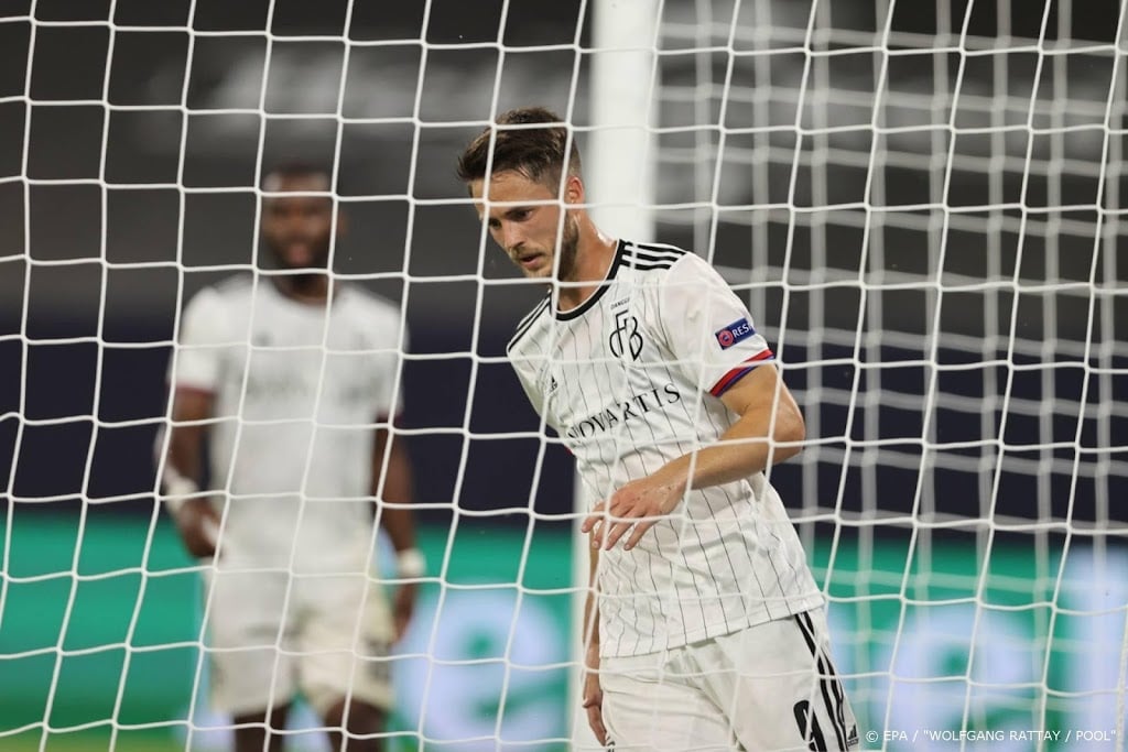 Van Wolfswinkel neemt in mineur afscheid bij FC Basel