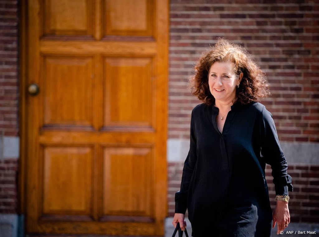 Oproep Van Engelshoven om theaterkaartjes te kopen wekt verbazing