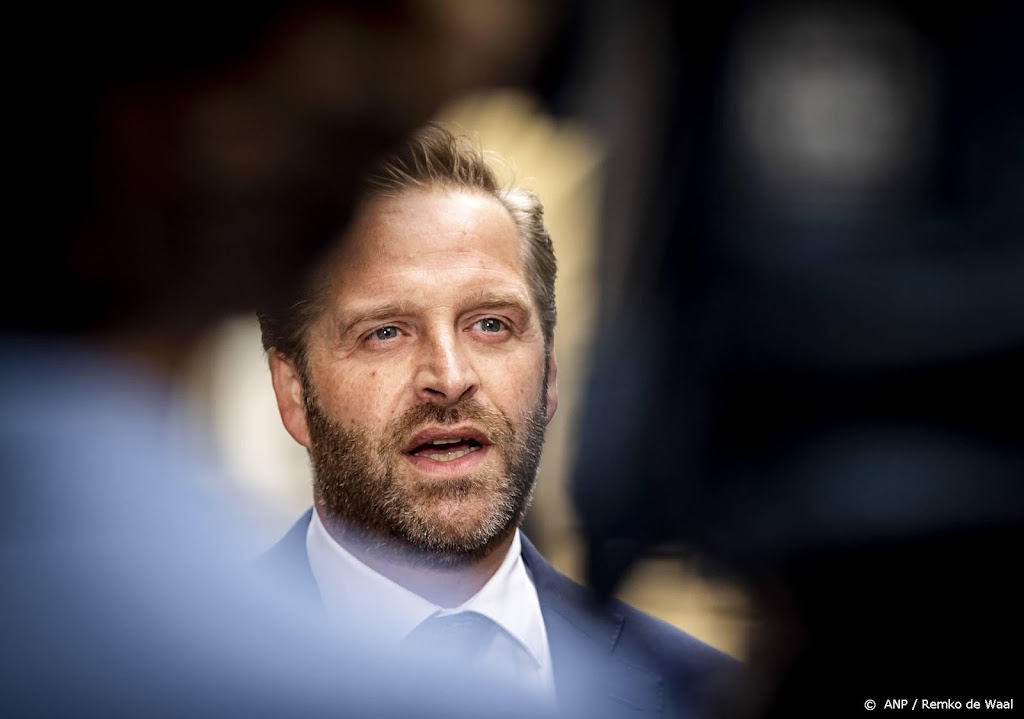 De Jonge sluit prikplicht uit, maar oordeelt niet over LeasePlan