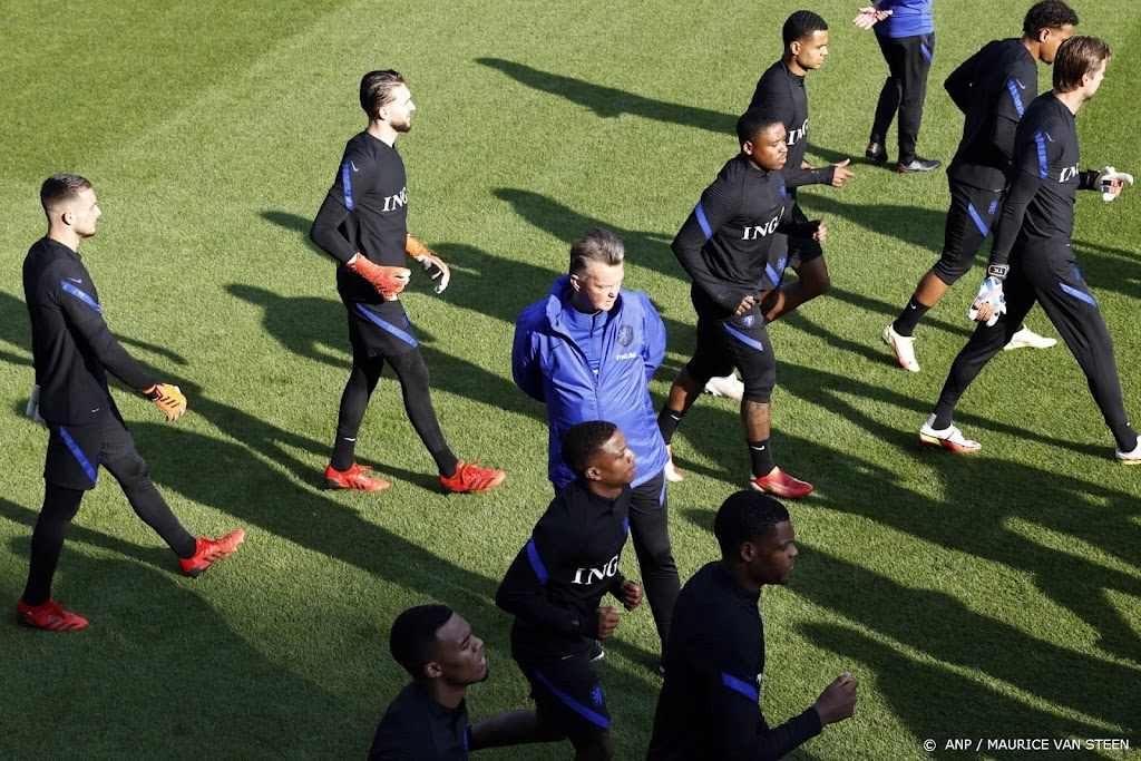 Oranje traint zonder Depay in Zeist