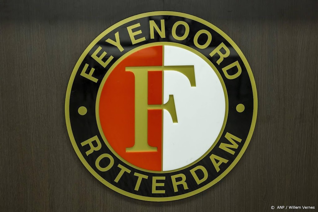 Feyenoord legt Amerikaanse aanvaller Osundina (19) vast 