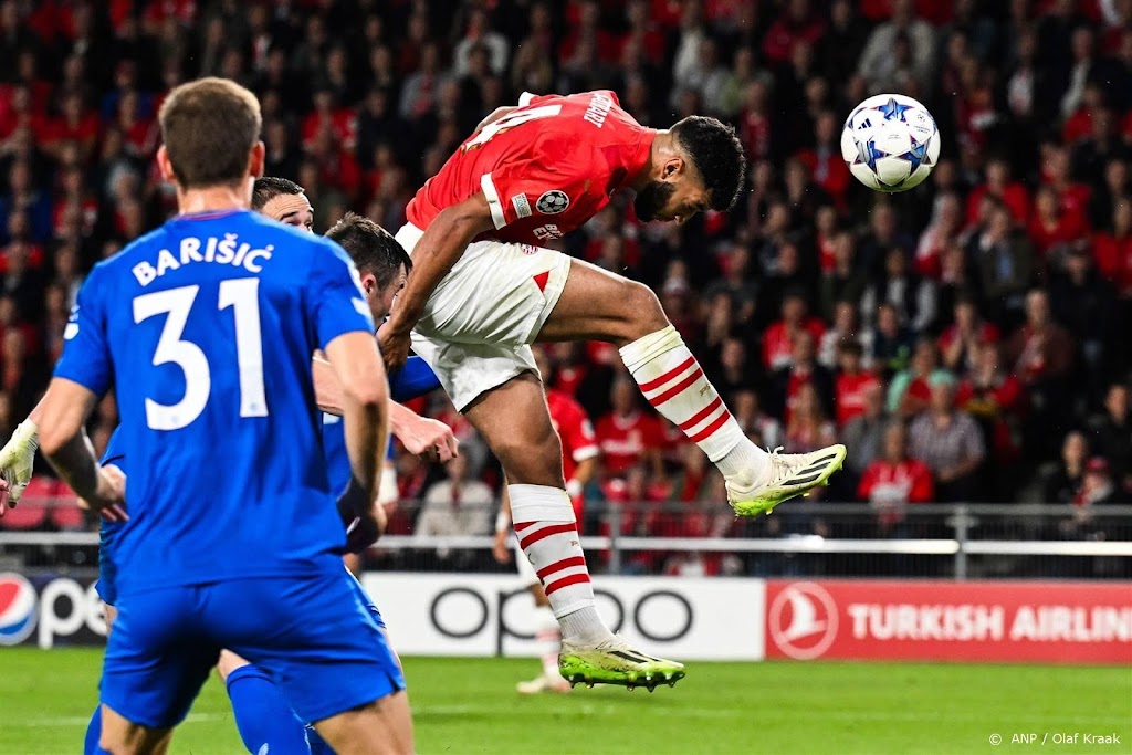 PSV na ruime zege op Rangers naar groepsfase Champions League