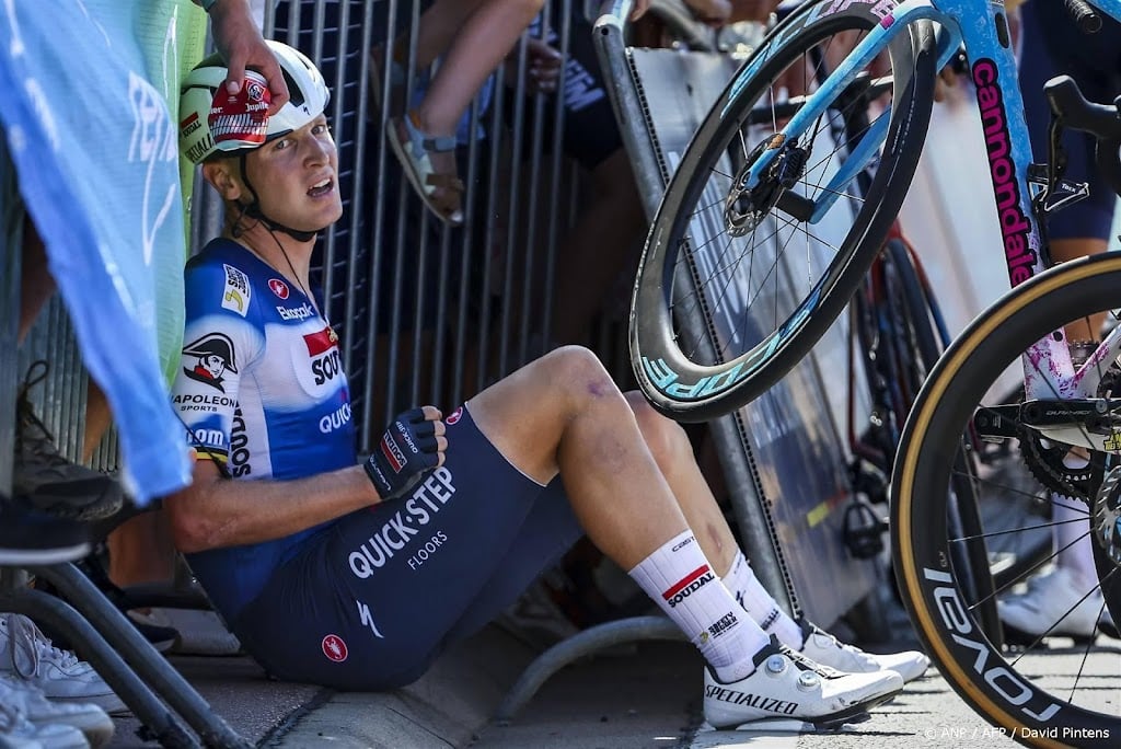 Wielrenner Merlier stapt af in Renewi Tour na val in openingsrit