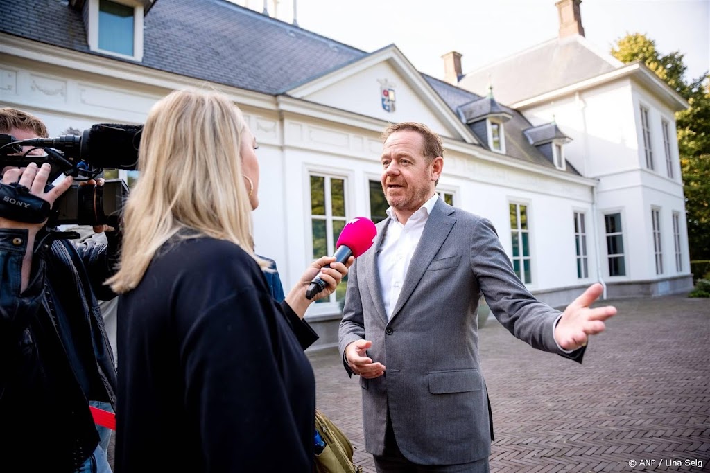 Van Weel hoopt op vertrouwen politie in vroegpensioenregeling