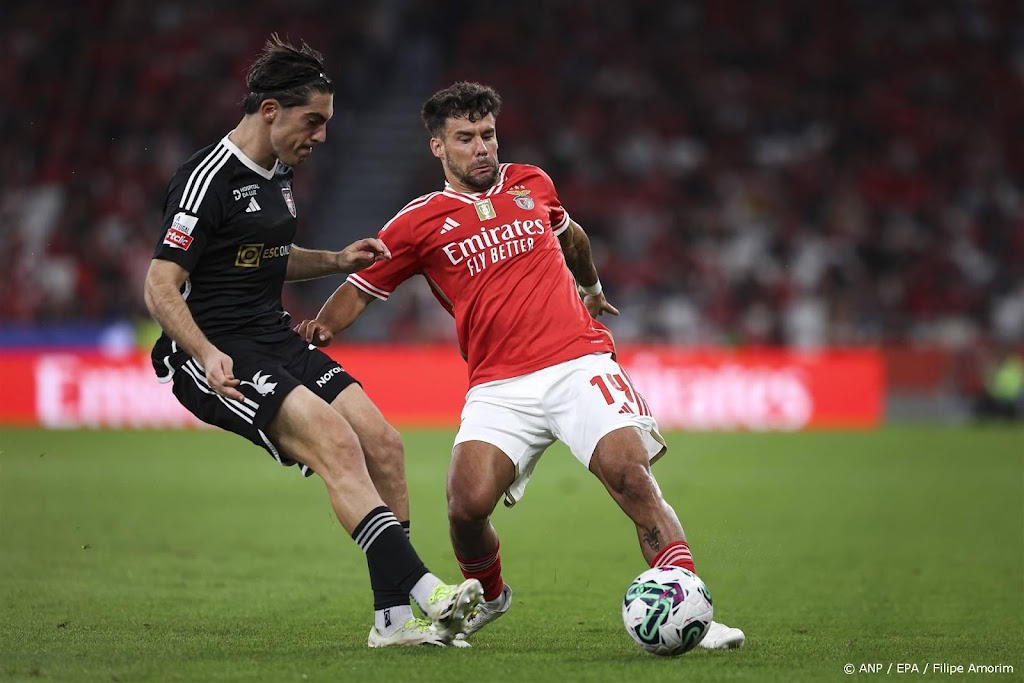 Paris Saint-Germain verhuurt verdediger Bernat aan Villarreal