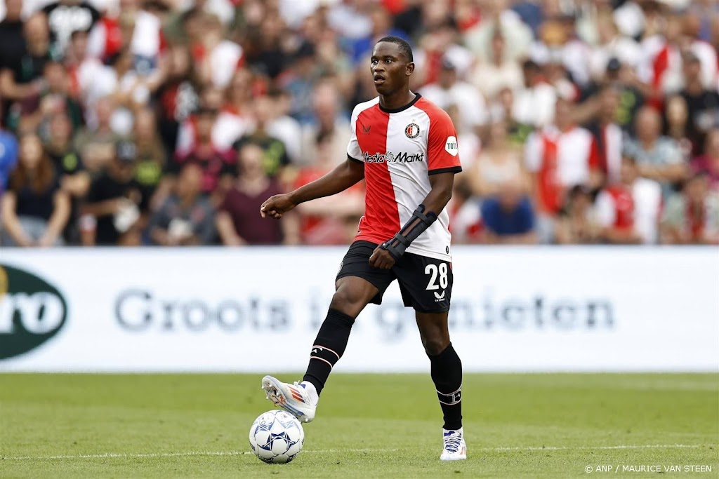 Feyenoord verhuurt verdediger Kasanwirjo aan Rangers FC 