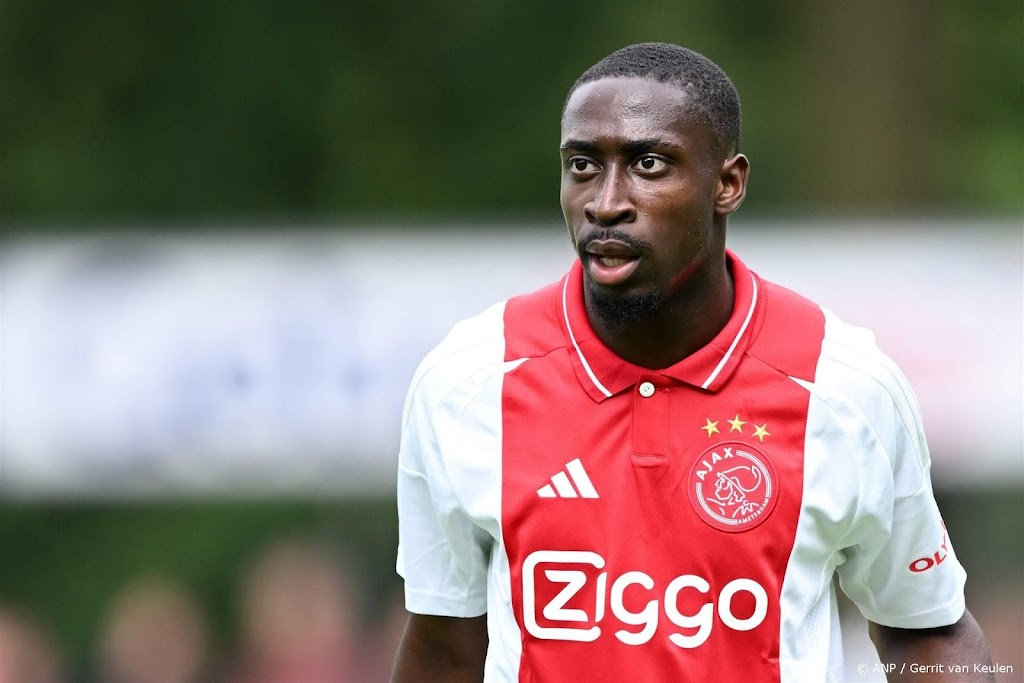 Ajax maakt haast met vertrek Forbs naar Wolverhampton 