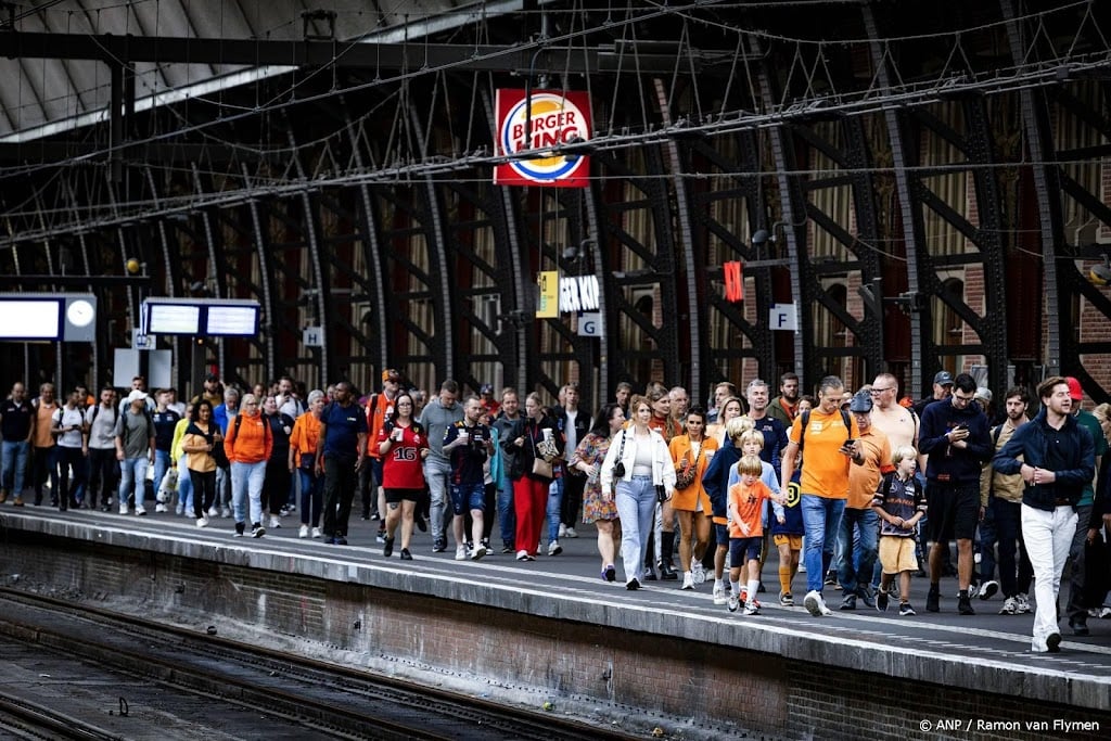 NS vervoerde zo'n 49.000 racefans naar Formule 1 in Zandvoort