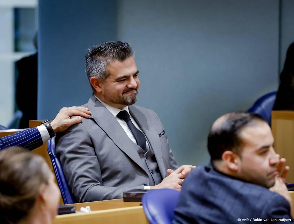 Nieuw DENK-bestuur krijgt ruime steun van ledenvergadering