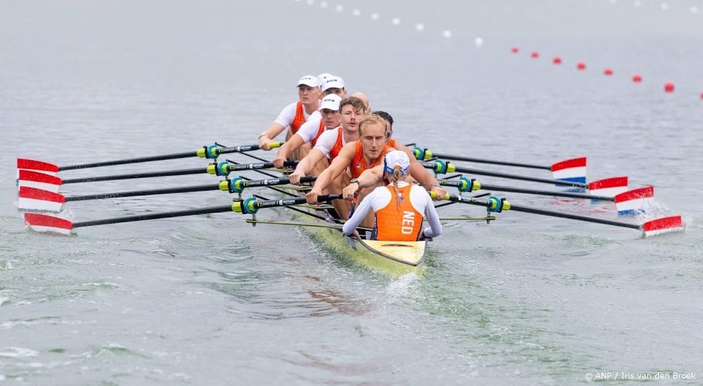 Nederlandse mannenacht prolongeert wereldtitel roeien op Bosbaan