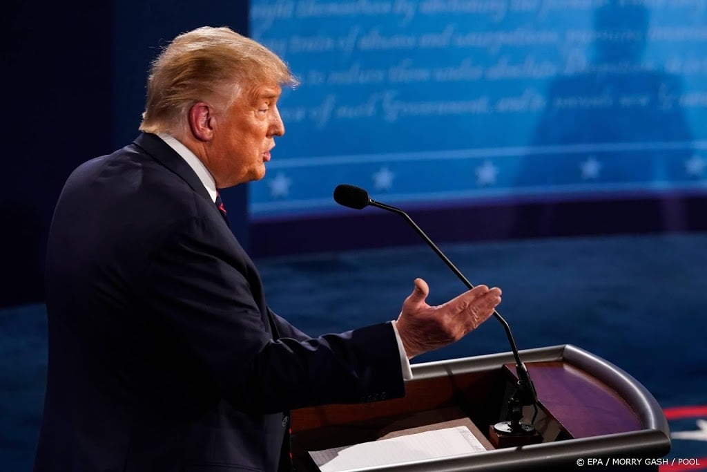 Trump roept aanhangers op om stembureaus in de gaten te houden