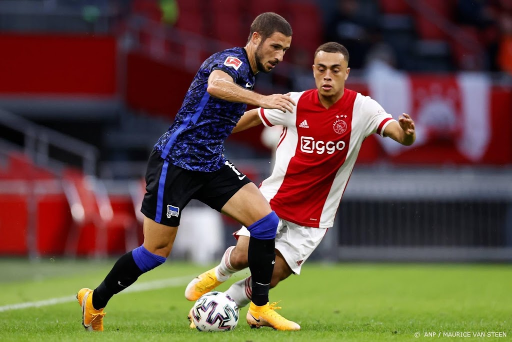Verdediger Dest wordt vrijdag gepresenteerd bij FC Barcelona 
