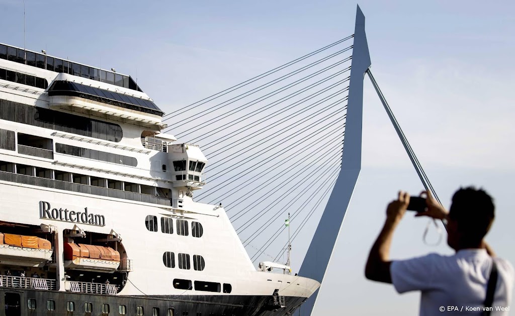 Nieuw cruiseschip Rotterdam komt voor het eerst naar Nederland