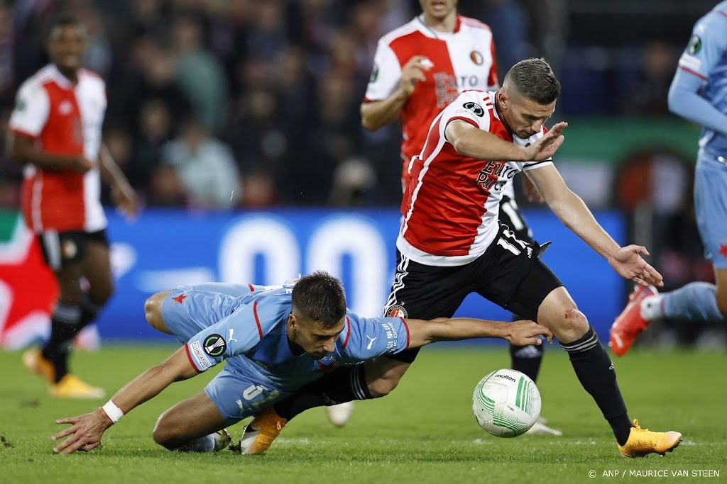 Feyenoord heeft aan goede eerste helft net genoeg tegen Slavia