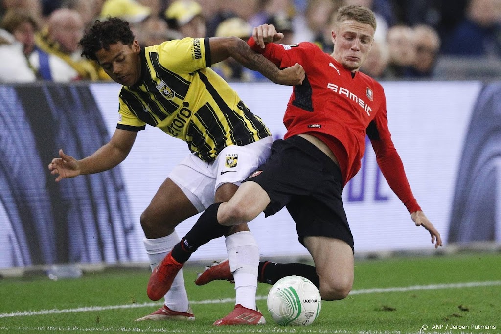 Vitesse geeft na rust voorsprong weg en verliest van Stade Rennes
