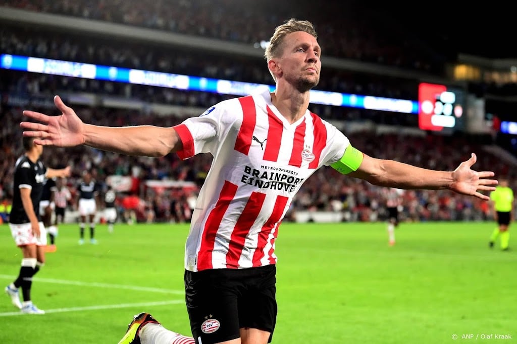 Spits De Jong moet rentree bij PSV toch nog paar weken uitstellen