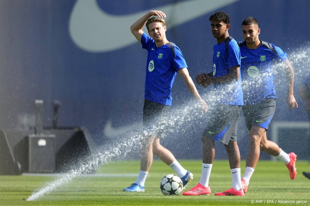De Jong weer bij selectie FC Barcelona voor duel met Young Boys