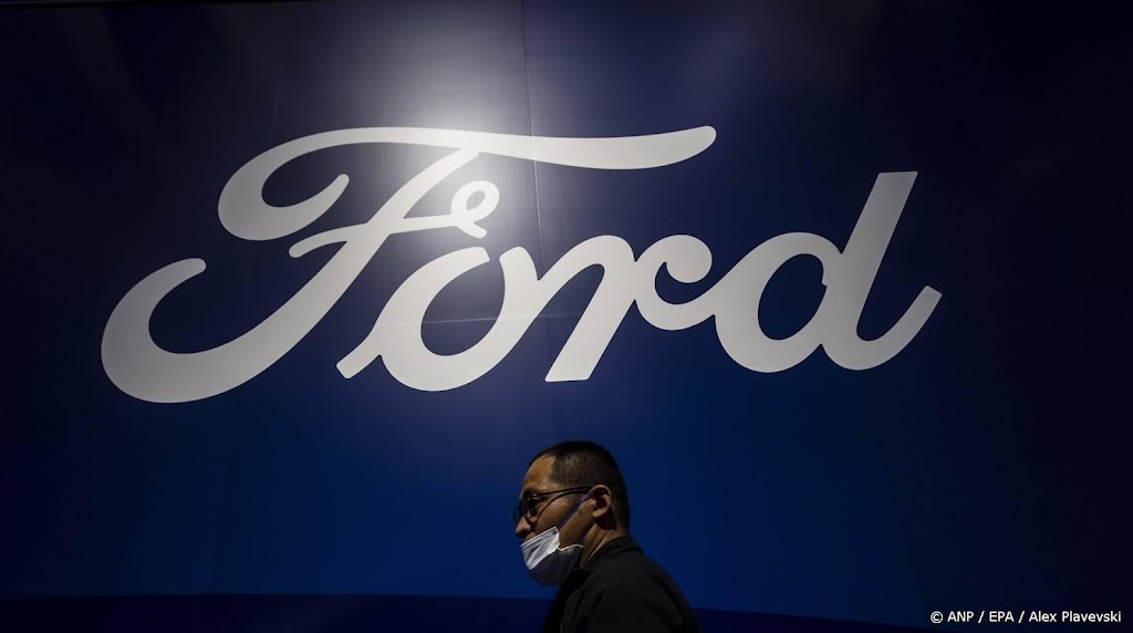 Autobouwers Ford en GM dalen op afwachtend Wall Street 