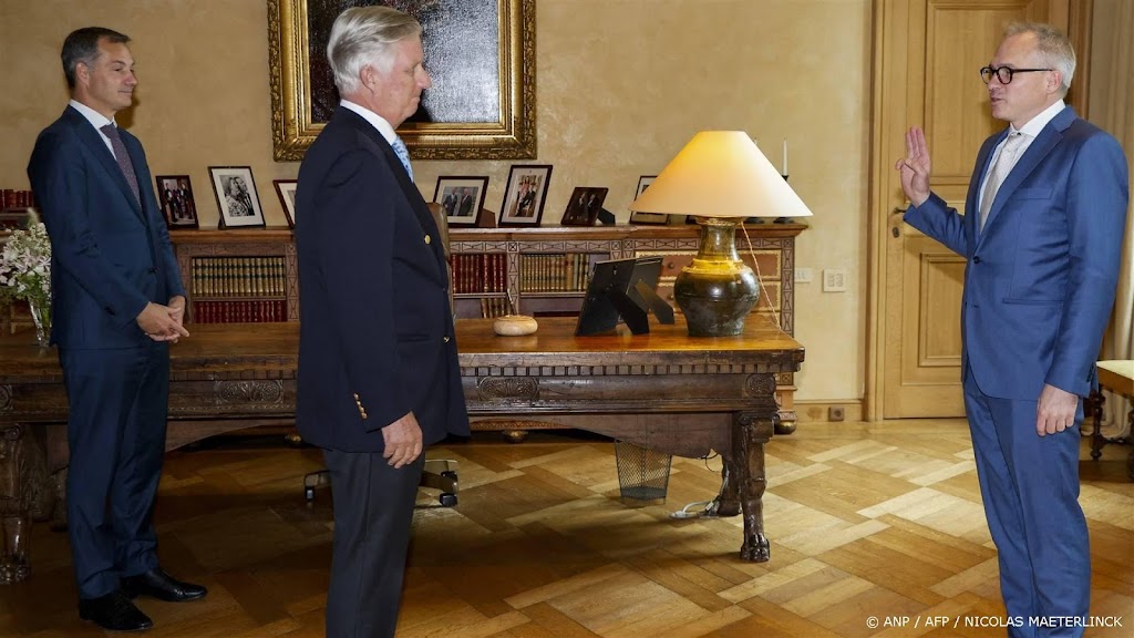 Vlaamse regering van start met minister-president Diependaele