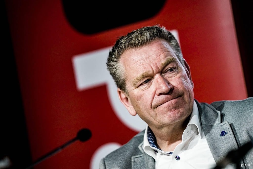 Oud-voetbaldirecteur Nijland adviseur bij schaatsploeg Team X2O
