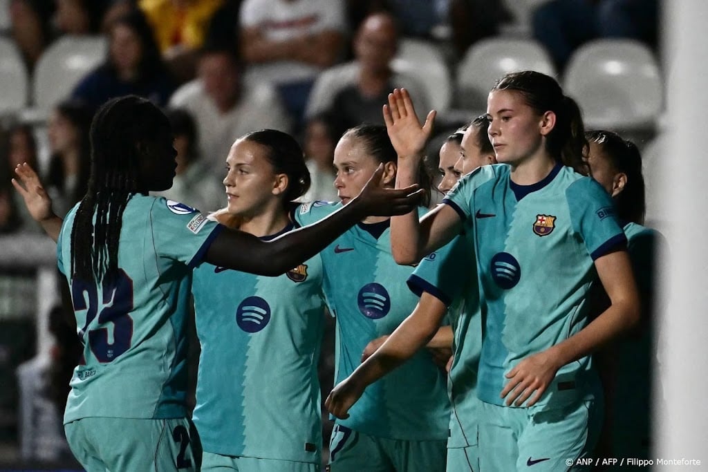 Brugts en Van Asten winnen met FC Barcelona ruim bij AS Roma