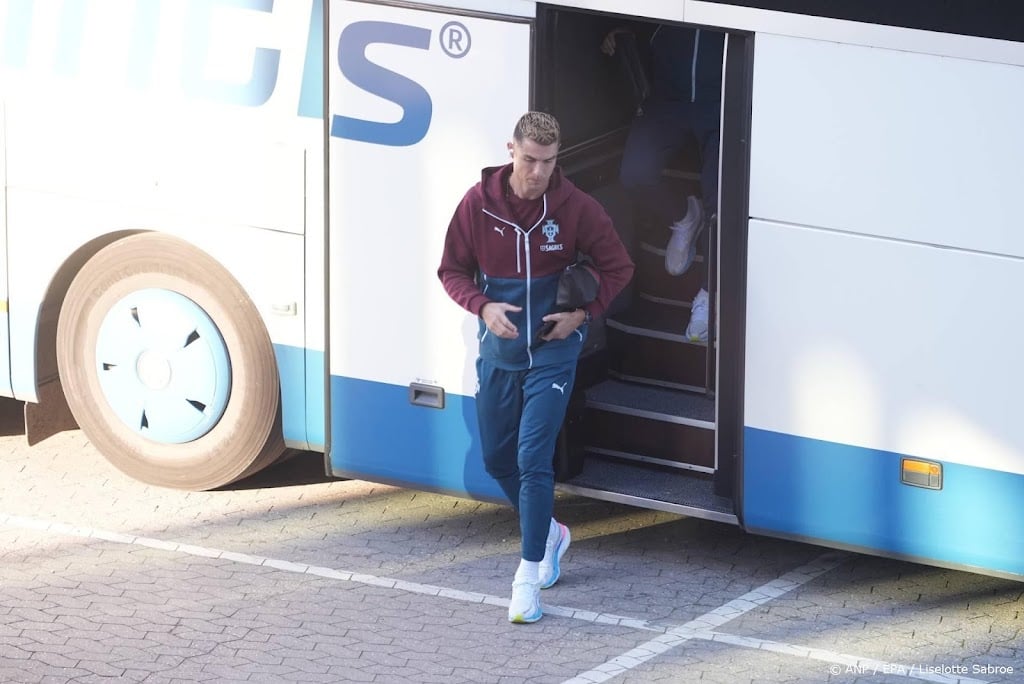 Ronaldo verlaat selectie Portugal dag voor duel met Denemarken