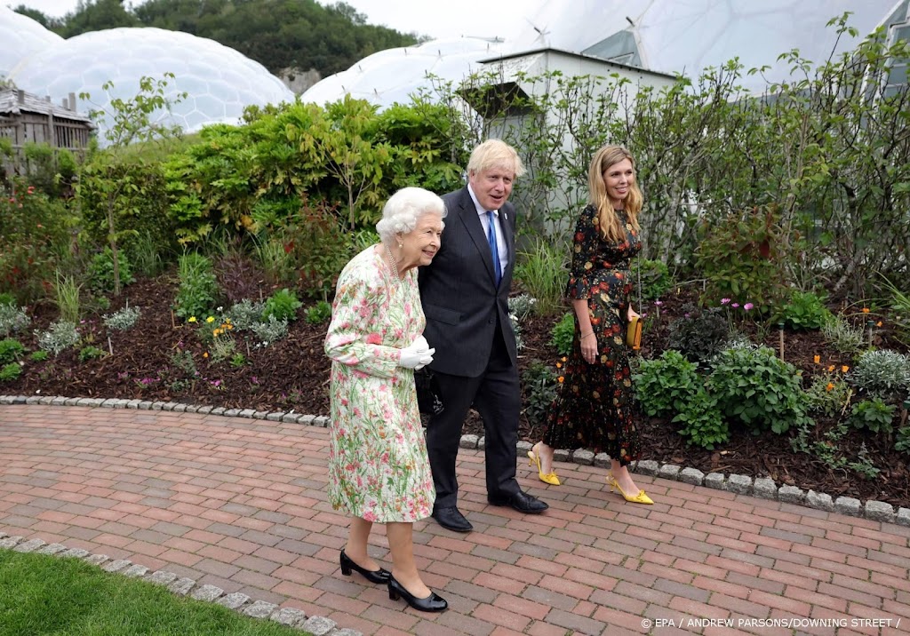 Boris Johnson: koningin Elizabeth 'in goede vorm' 