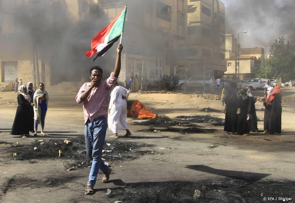 Demonstranten tegen militair bewind Soedan weer de straat op