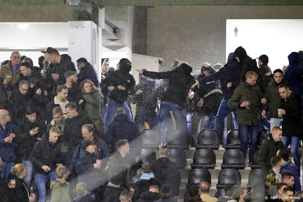 Heracles betreurt confrontatie fans in stadion