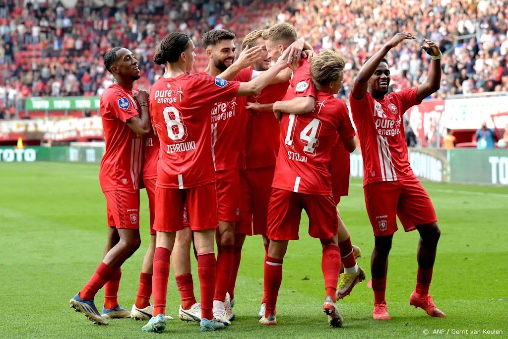 FC Twente wint tegen RKC weer thuis en houdt aansluiting met top