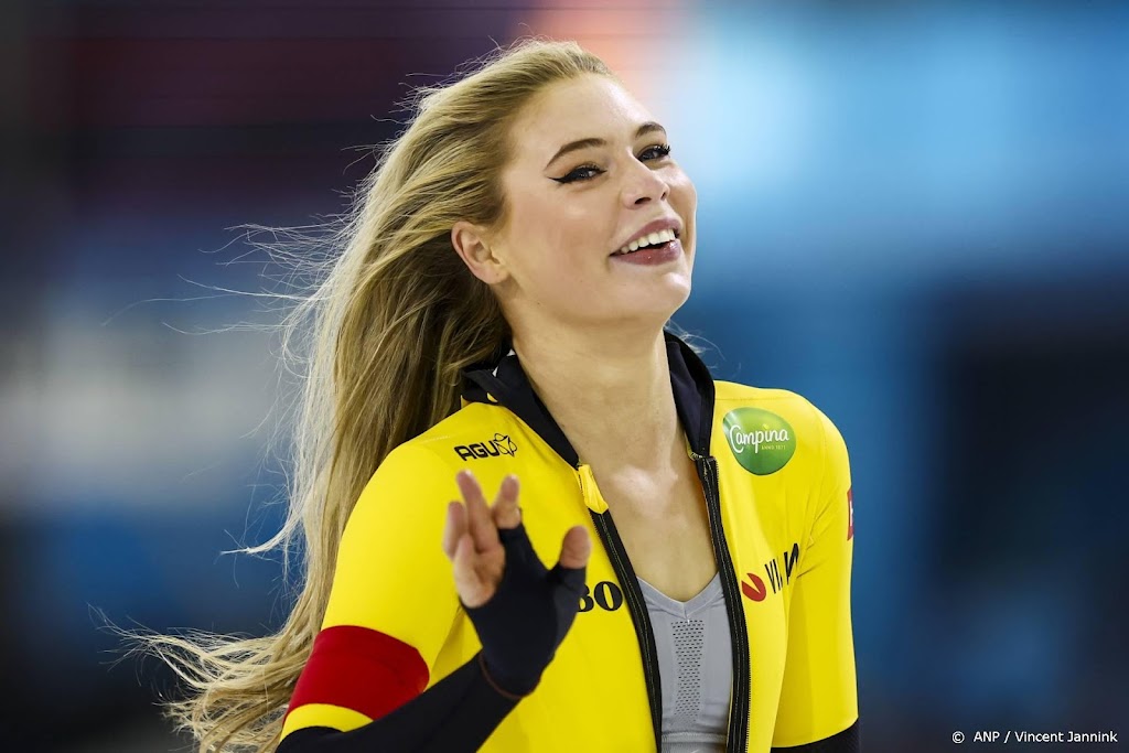 Schaatsster Leerdam oppermachtig op 1000 meter