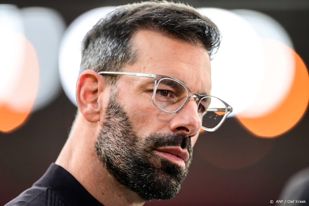 Van Nistelrooij ziet PSV groeien op weg naar topper tegen Ajax
