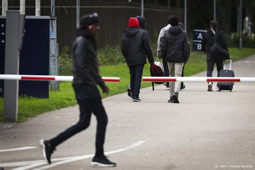 Instroom van asielzoekers blijft hoog