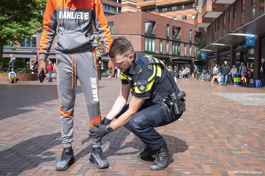 Steekwapens en kruisboog gevonden bij fouilleren Vlissingen