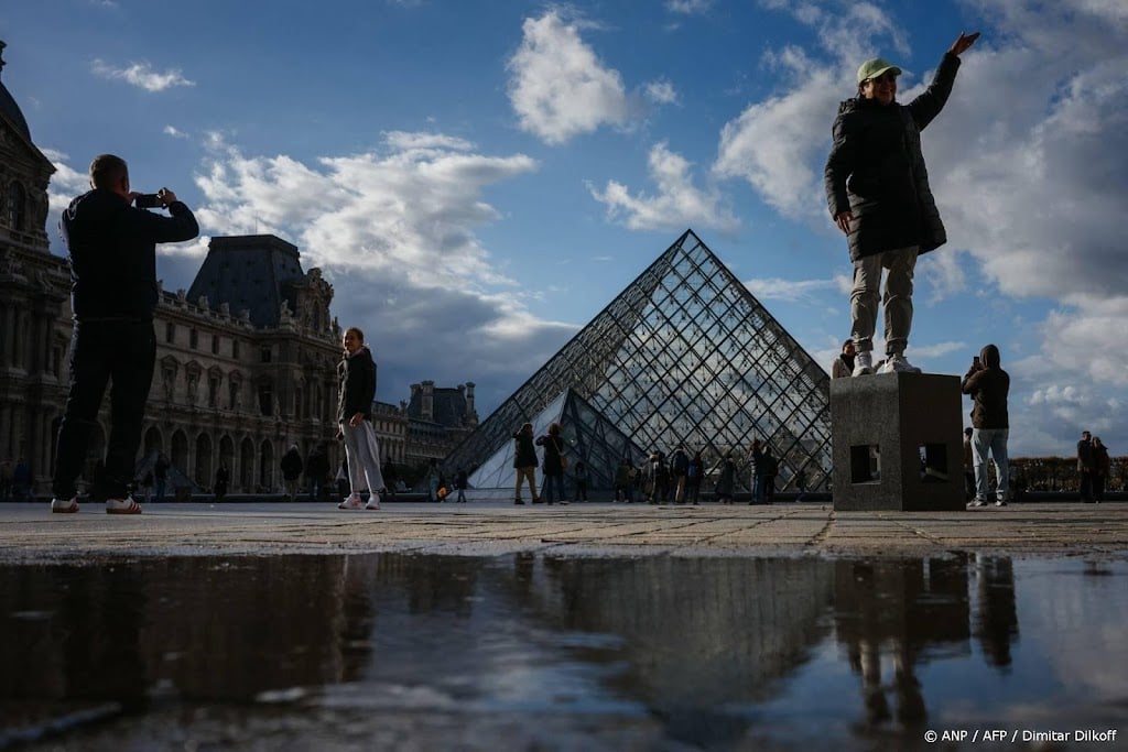 Nieuwe verdachten opgepakt voor inbraak in Louvre