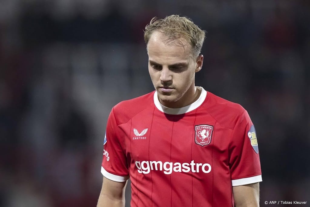 Van den Belt vervangt geschorste Weidmann bij FC Twente